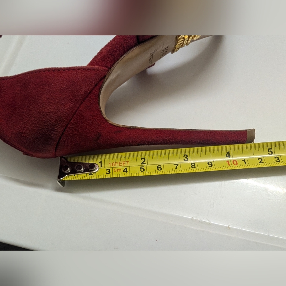 Prada Red Scalloped Suede Heels 38.5 - Picture 16 of 16